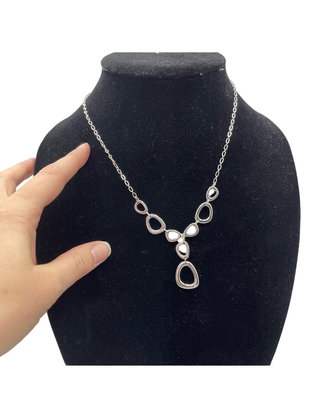 Silver Tone SAQ Tiered Oval Necklace